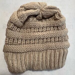 Kids beige knit hat toddler preschool nwot